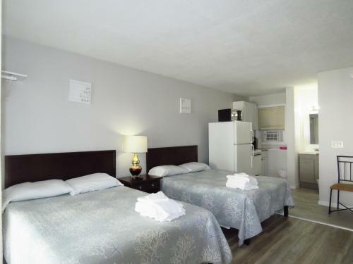 Aparthotel Breakers By The Sea