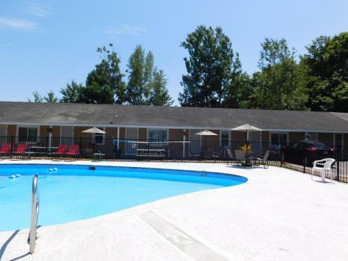 Emerald Isle Motel - Hampton