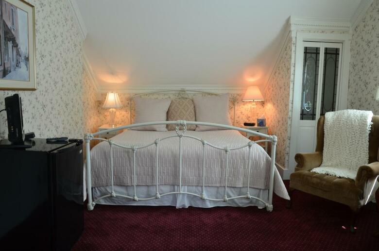 The Victoria Inn Bed & Breakfast And Pavilion