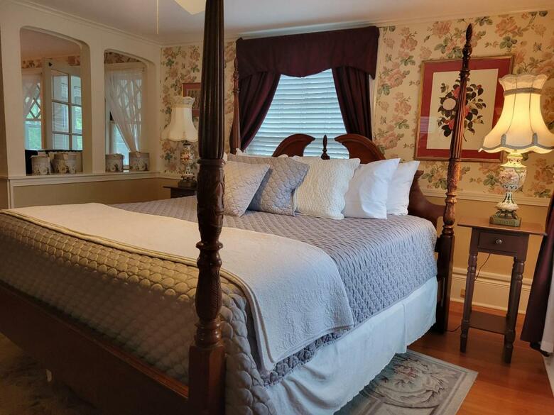 The Victoria Inn Bed & Breakfast And Pavilion
