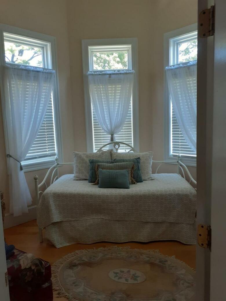 The Victoria Inn Bed & Breakfast And Pavilion