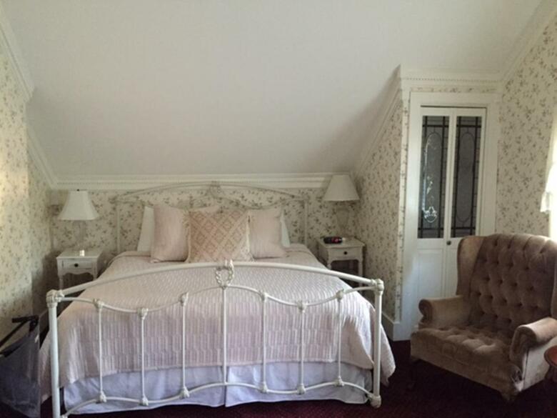 The Victoria Inn Bed & Breakfast And Pavilion
