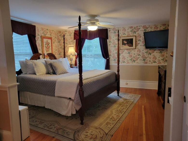 The Victoria Inn Bed & Breakfast And Pavilion