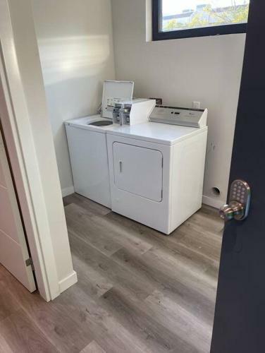Apartamento 2 Bedroom, 2 Bathroom Detached Apt Max 7 Sleepers