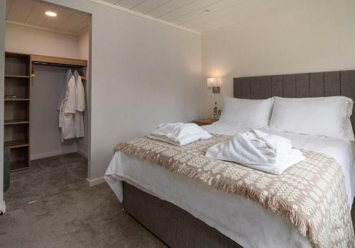 Llyn Foel Lodge