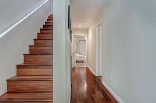 3br 1 Minute Walk To The Bay Free Parking