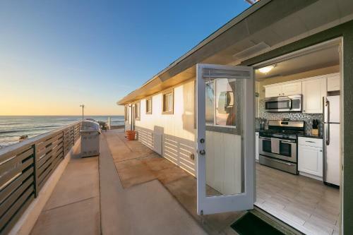 Sunset Cliffs Escape #2