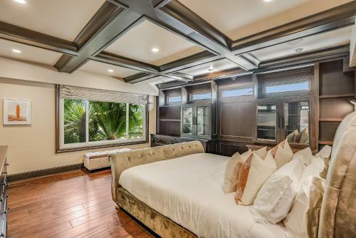 Crown Point Villa