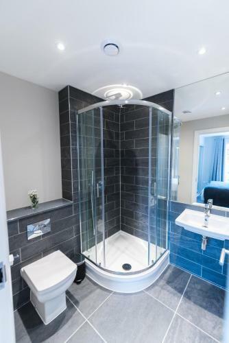 5 Star Brand New City Centre Apartment