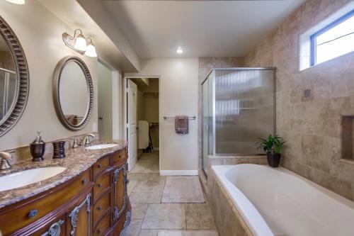 Bay Villa #3904