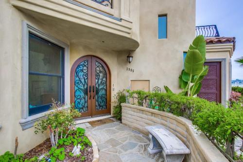 Bay Villa #3906