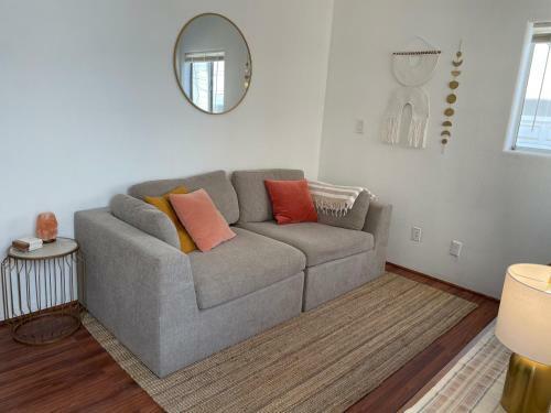 Cheerful 1 Bedroom Beach Cottage. On The Oceanside!