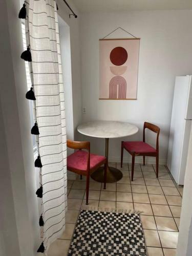 Cheerful 1 Bedroom Beach Cottage. On The Oceanside!