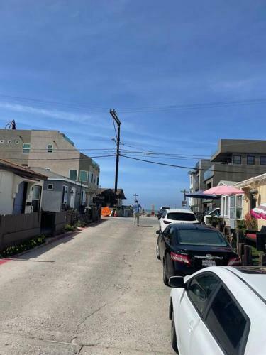 Cheerful 1 Bedroom Beach Cottage. On The Oceanside!