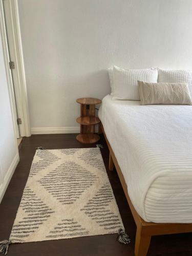 Cheerful 1 Bedroom Beach Cottage. On The Oceanside!