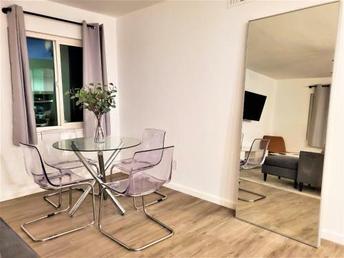 Newly Renovated Designer Home- 8 Mins To Downtown!