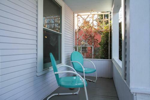 Retro Bungalow