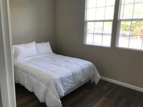 Newly Decorated 3bd, 2ba, Perfect For Families!