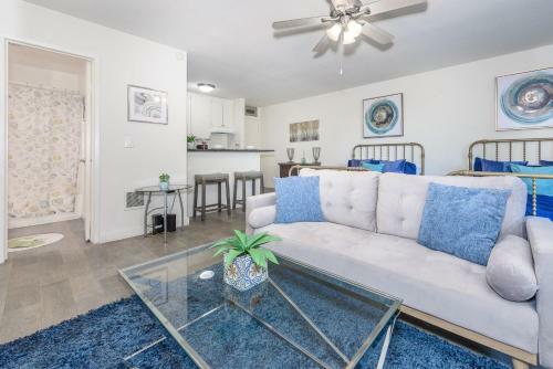 Apartamento Sunny Studio 9 Mins Walk To Del Mar Shores Beach
