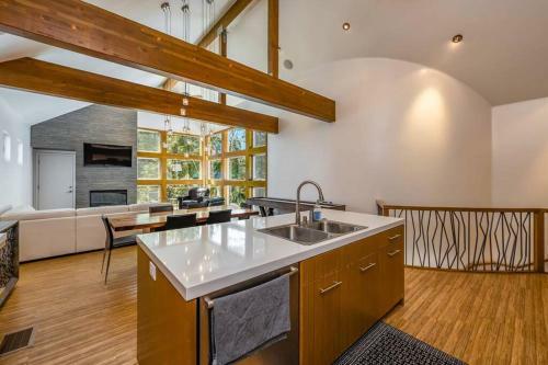 Silvertip Hideaway