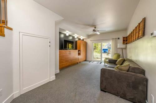 Silvertip Hideaway