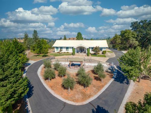 80acre Mountainretreat W/pool/spa Byyosemite 14ppl