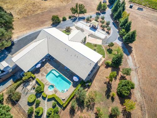 80acre Mountainretreat W/pool/spa Byyosemite 14ppl
