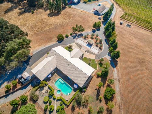 80acre Mountainretreat W/pool/spa Byyosemite 14ppl