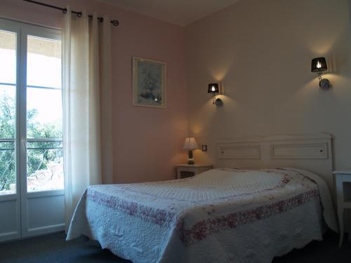 Hotel H�tel Les Hauts De Mour�ze