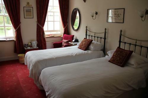 Two Bridges Hotel