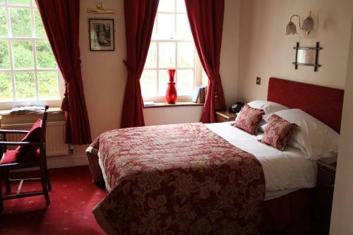 Two Bridges Hotel