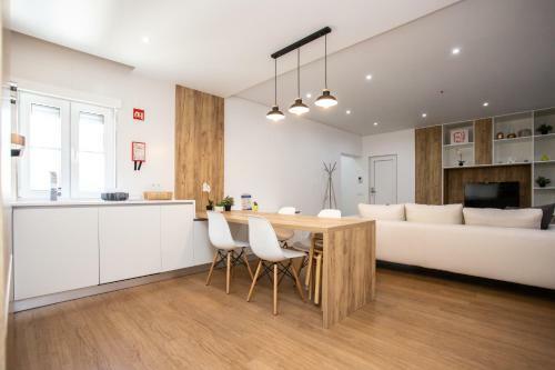 Luxury Picadeiro Apartment III By Rent4all