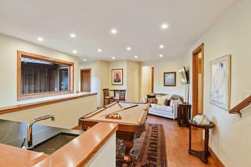 Lakeview Mountain Chalet