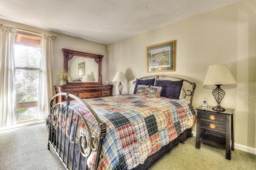 Lake Forest Villa