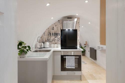Beautiful City Centre Apartment With Free Parking