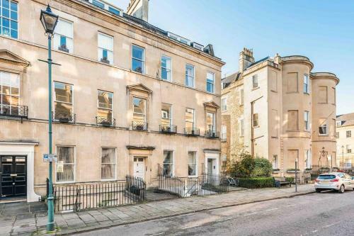 Beautiful City Centre Apartment With Free Parking