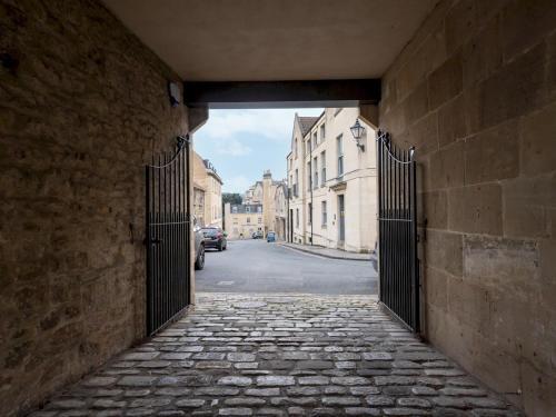 Pass The Keys Stunning 2 Bed Home With On Premises Parking