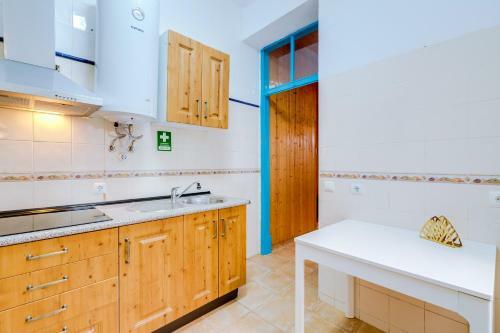 Trem - Located In Old City - Faro