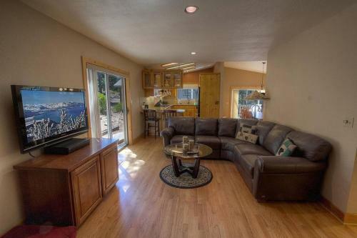 Lupine Lodge By Lake Tahoe Accommodations