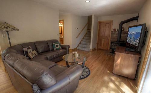 Lupine Lodge By Lake Tahoe Accommodations