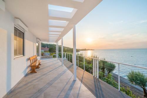 Epipleon Suites