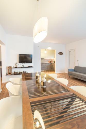 Epipleon Suites