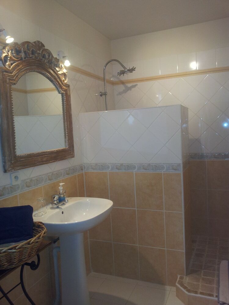 Hostal Mas De Courreges