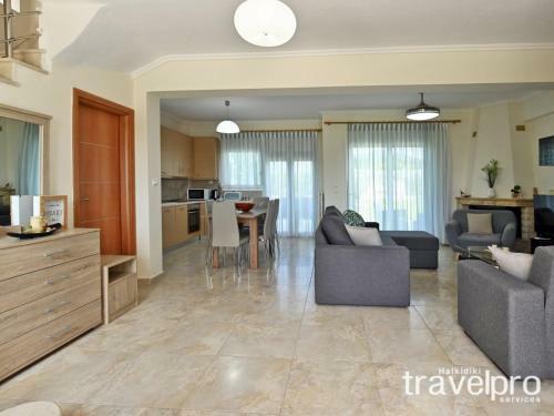 Villa Iris By Travelpro Services- Agios Mamas Beach