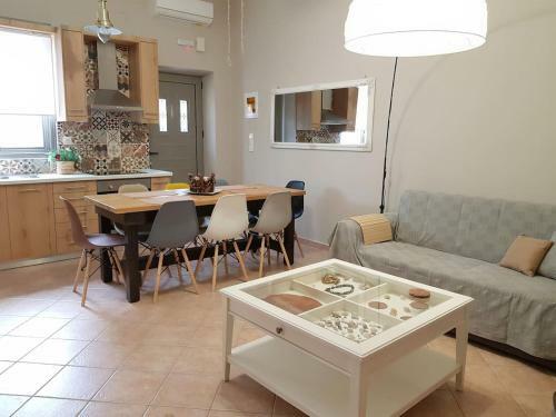 Colimbos Accommodation, 2 Min From The Beach