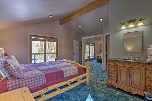 Grand Lake Cabin With Deck, Grill And Mtn Views!