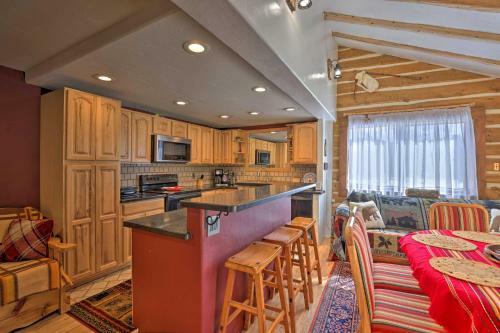Grand Lake Cabin With Deck, Grill And Mtn Views!