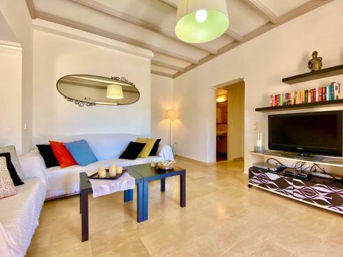 Villa Kessar St Stephanos With Private Pool