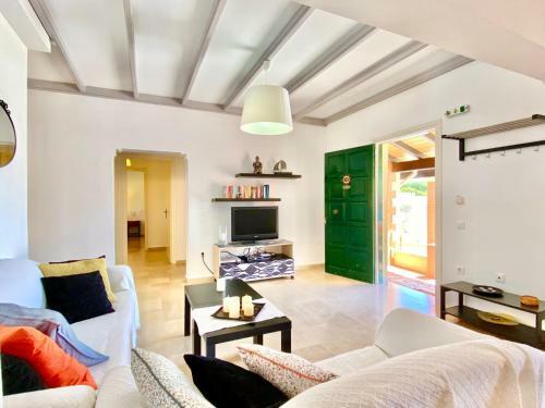 Villa Kessar St Stephanos With Private Pool