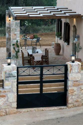 Iliopetra Villa